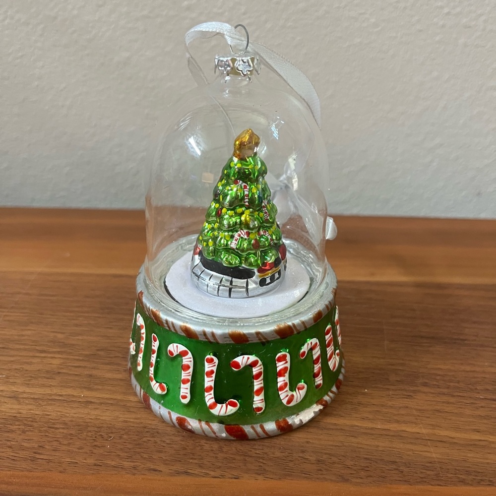 Mr. Christmas tree Glass Snow Globe Ornament Music Box Holiday Decor